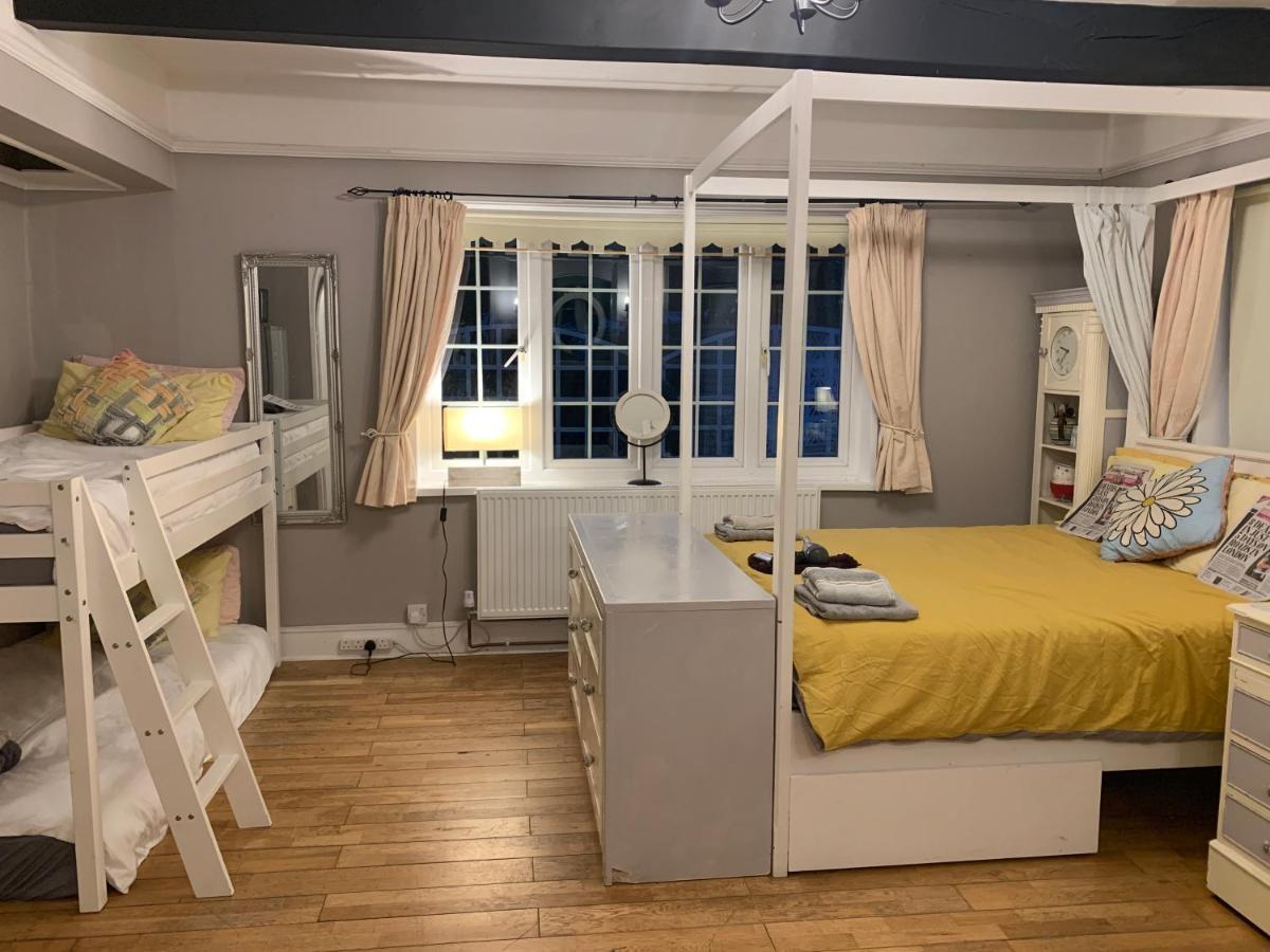 Hazelwick Country house Hookwood